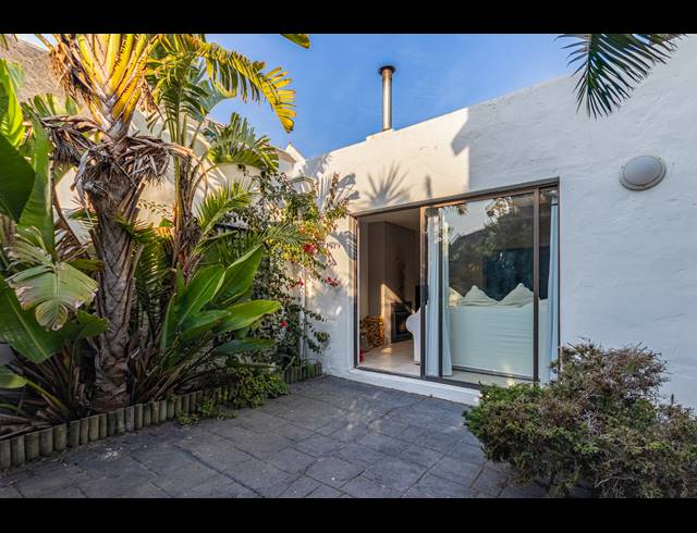 4 BEDROOM HOUSE FOR SALE IN WEST BEACH